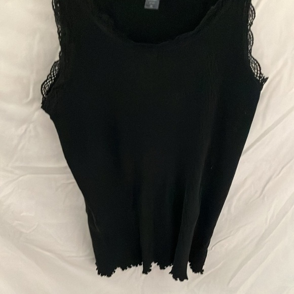 Banana Republic: Black, lace trimmed, ribbed tank top- size XL - Picture 5 of 9